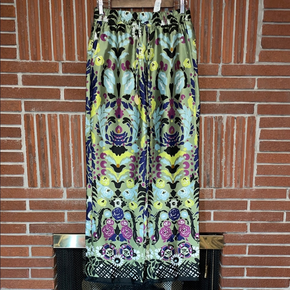 Beautiful Zara Flowing Satin Festival Pants Size Medium
